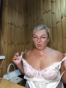 White-Chocolatte Adlı Modelin Canlı XXX Sohbeti
