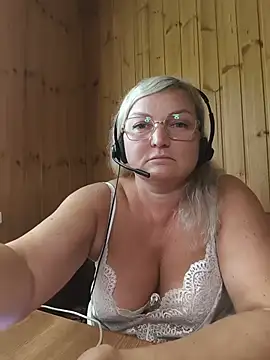 White-Chocolatte Chat XXX live
