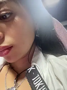 Sasha-firee Obrolan Langsung XXX