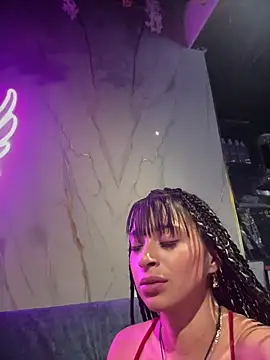 Sasha-firee Adlı Modelin Canlı Sohbet Odası