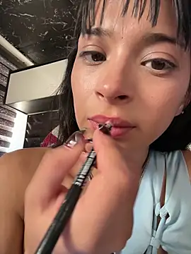 Sasha-firee Obrolan Langsung XXX