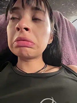 Sasha-firee Obrolan Langsung XXX
