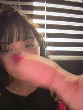 Sasha-firee Adlı Modelin Canlı XXX Sohbeti