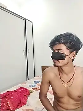 Love-Birdss Show in webcam