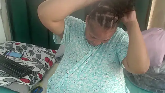 Show modela CaramelMelons78 na web-kameri