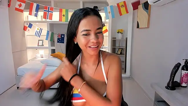 stefie_miss Adlı Modelin Canlı XXX Sohbeti