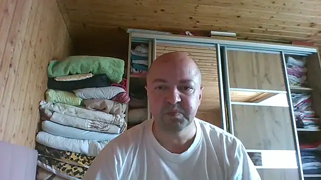 عرض كام Luceriusbigass