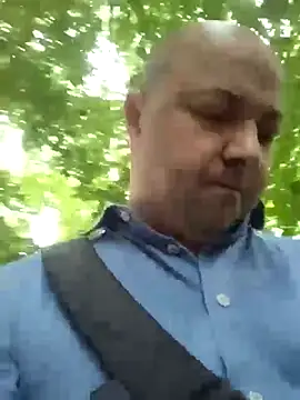 Luceriusbigass: διαδικτυακό σόου στην κάμερα