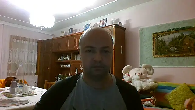 Show modela Luceriusbigass na web-kameri