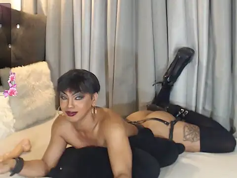 הופעת וובקאם של ButtWhoreBELLA