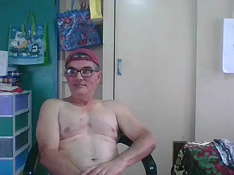 Show modela scotty-friends na web-kameri