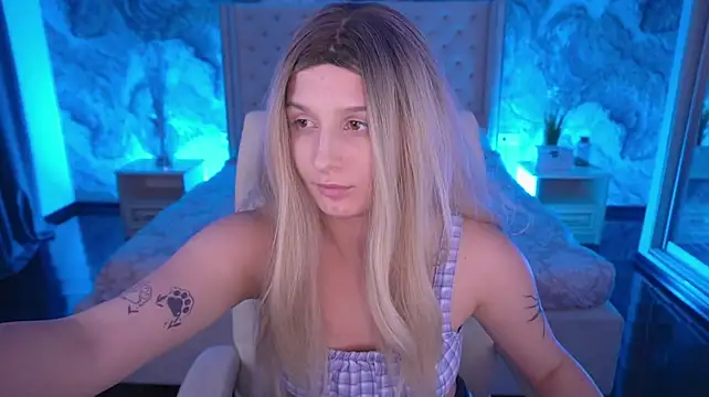 VikVikLove Adlı Modelin Canlı XXX Sohbeti