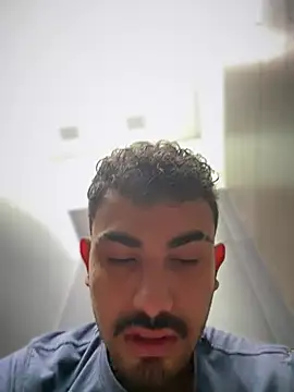 Big_Snake77: διαδικτυακό σόου στην κάμερα