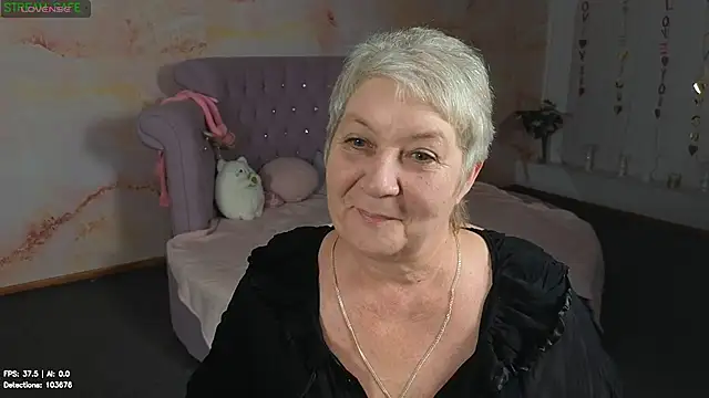Poppy_Pulse – Live XXX-chat