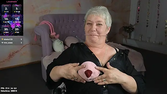 Webkamerová show Poppy_Pulse