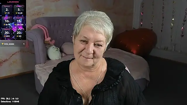 Poppy_Pulse's Live XXX Chat