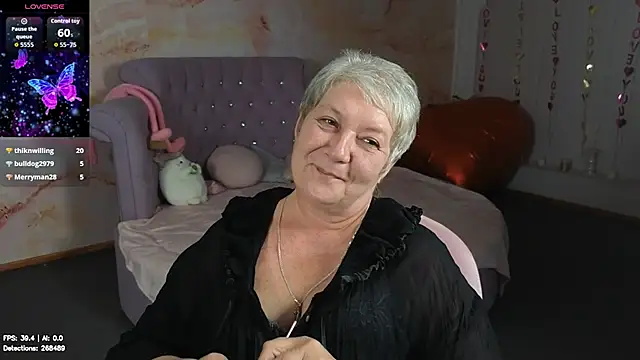 Chatroom XXX en direct de Poppy_Pulse