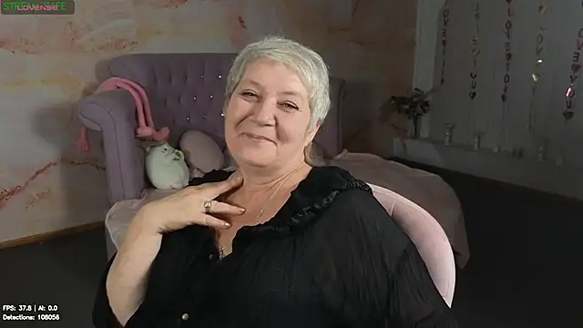 Poppy_Pulse XXX чат на живо