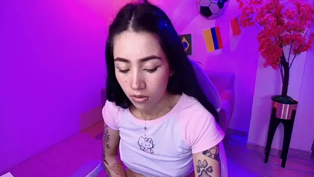 צ'אט XXX בשידור חי של Rainy_doll