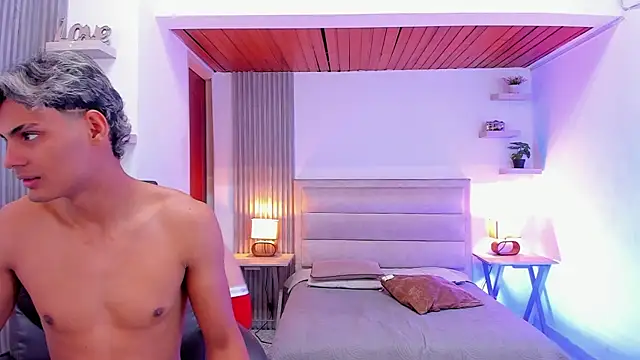 Seductive_BoysW Show Webcam