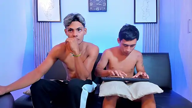 Seductive_BoysW Webcam Show