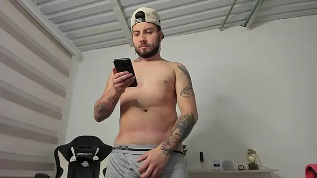 AaronHardi's Webcam Show