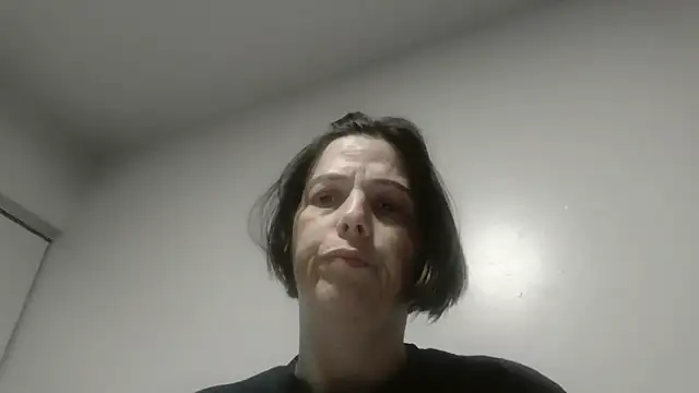 lily1982's Live Chat Room
