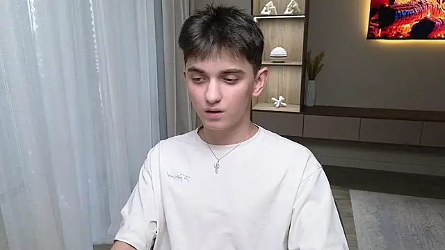 alexander_18_xxl 在線直播表演