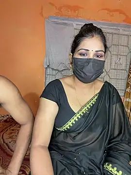 Živý XXX chat hornycouple096