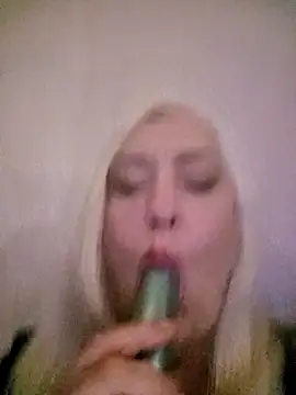 Julia20X Webcam-Show