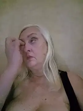 Julia20X's Webcam Show