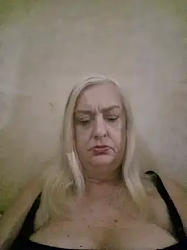 Julia20X's Webcam Show