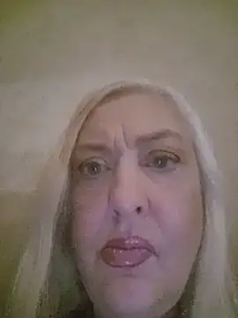 Julia20X Webcam-Show