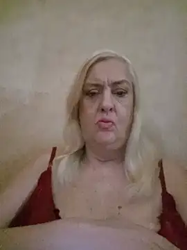 Julia20X – Kamerová šou