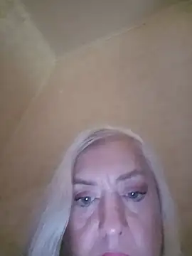 Julia20X's Webcam Show