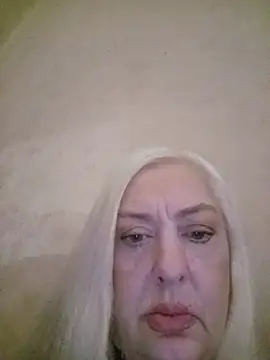 Julia20X's Webcam Show