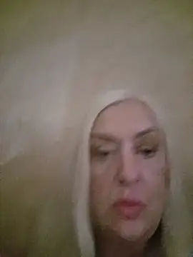 Julia20X Webcam-Show