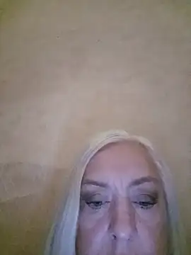 Julia20X Live chatroom