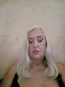 Julia20X's Webcam Show