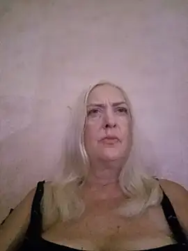 Julia20X's Webcam Show