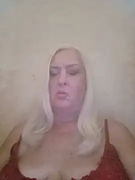 Julia20X's Live XXX Chat