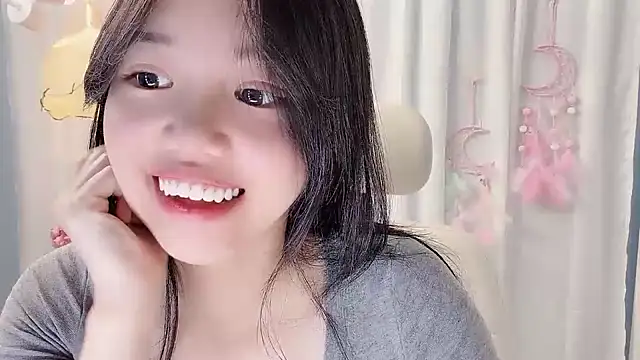 Yanys521 即時 XXX 聊天