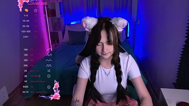 XXX chat uživo modela karinahili
