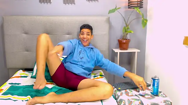 Lukaz_Caballero's Webcam Show
