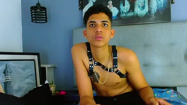 Show modela Lukaz_Caballero na web-kameri