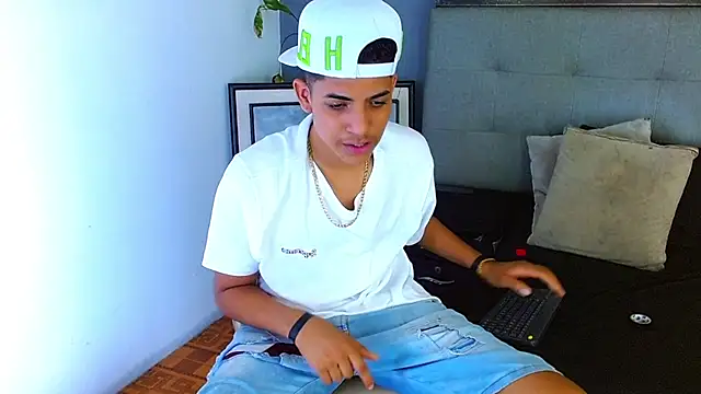 Lukaz_Caballero's Webcam Show