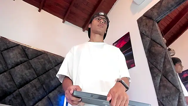 LiamKron 网络视讯表演
