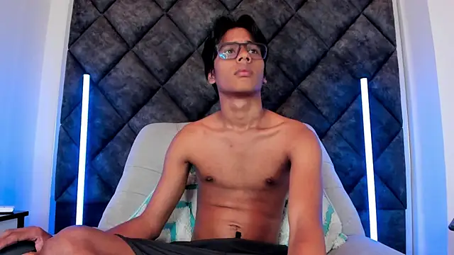 Chat +18 de LiamKron ao vivo