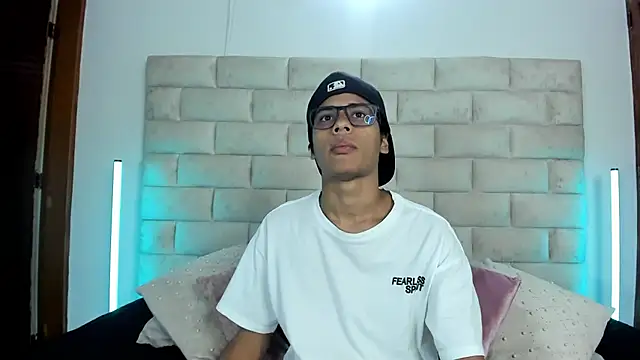 LiamKron 网络视讯表演