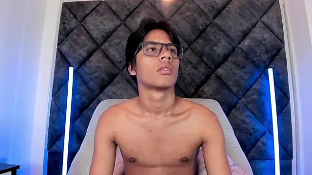 LiamKron Pertunjukan Webcam